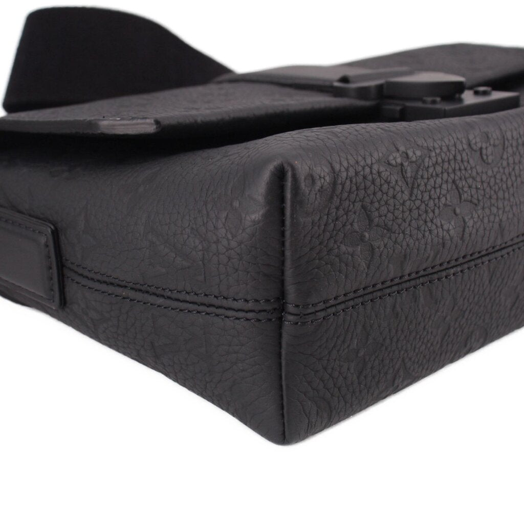LOUIS VUITTON S-CAPE MESSENGER CROSSBODYS BLACK